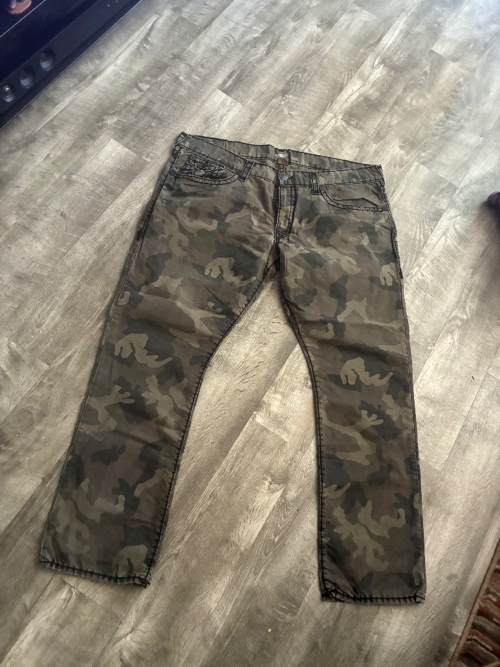 Y2K True Religion Mens Ricky Camo Jeans SZ 44 Flap Pockets Straight Used Vintage
